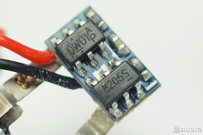 山寨版AirPods Pro拆解揭秘 暴利背后的元件博弈与道德拷问